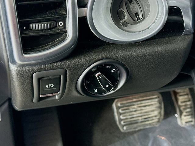 Used 2017 Porsche Cayenne Platinum Edition image 10