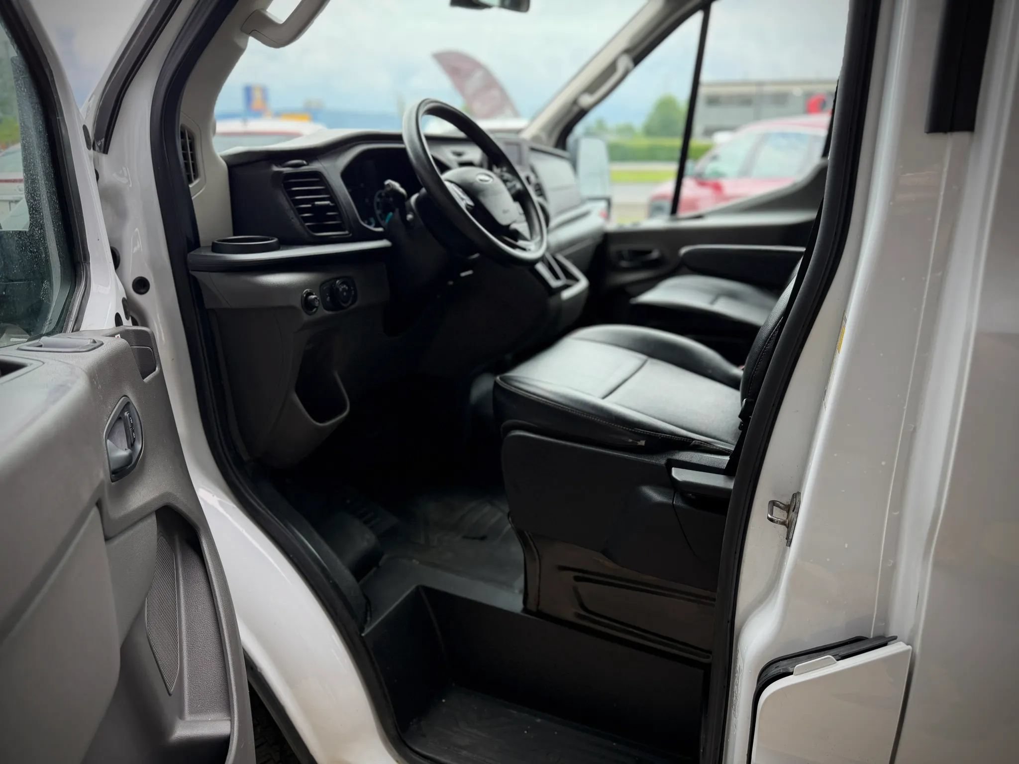 Used 2020 Ford Transit 250 Medium Roof AWD w/ Load Area Protection Package image 6
