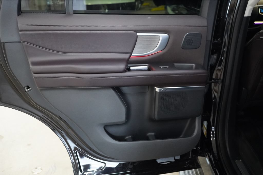 New 2025 Ford Expedition Platinum w/ Platinum Ultimate Package AWD/4WD image 27
