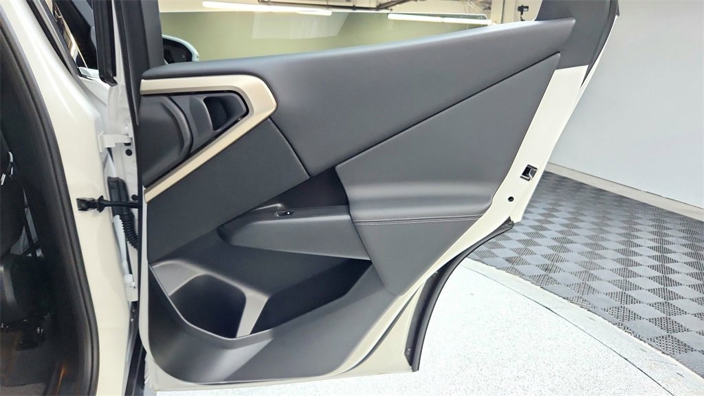 Used 2025 BMW X3 xDrive30i w/ Premium Package image 17