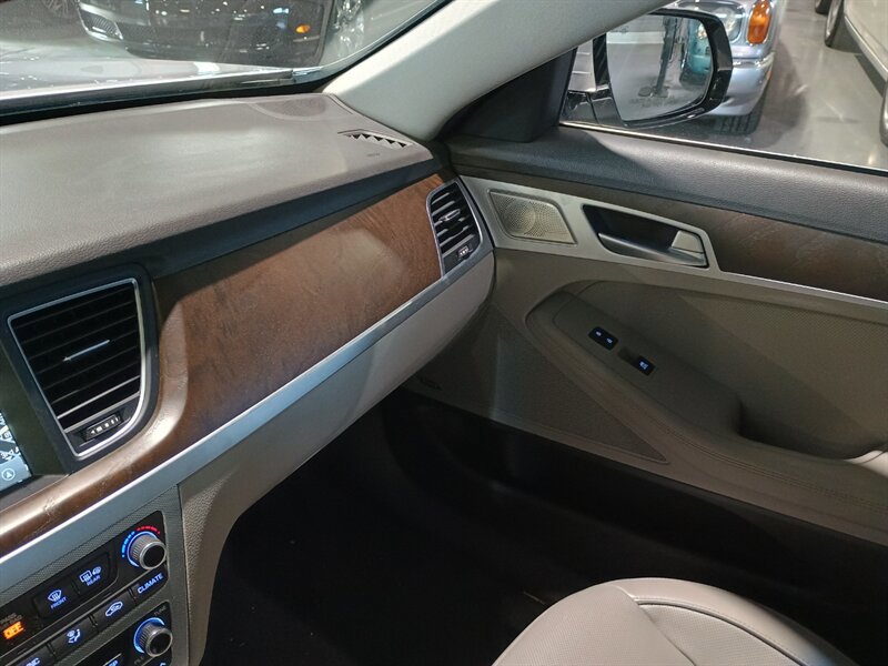 Used 2018 Genesis G80 3.8 w/ Option Group 03 image 22