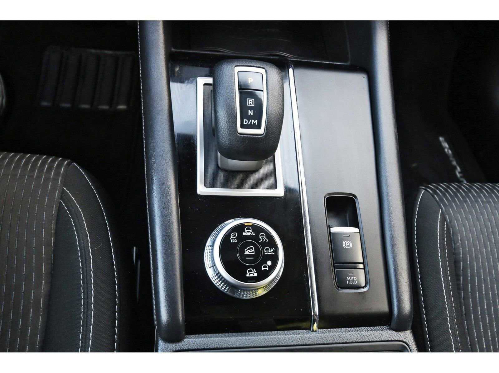 Used 2024 Mitsubishi Outlander ES image 27