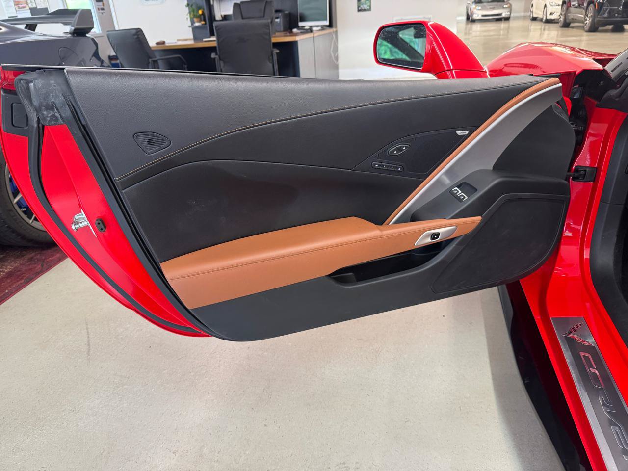 Used 2019 Chevrolet Corvette Convertible w/ 2LT w/ 2LT Preferred Equipment Group RWD image 14