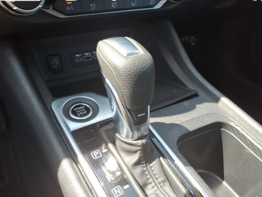 Used 2024 Nissan Sentra SV FWD image 22