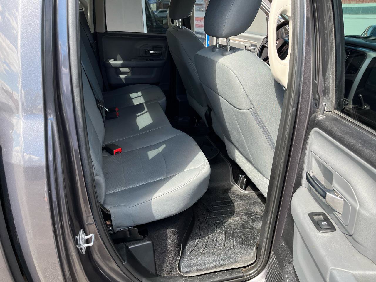 Used 2016 RAM 1500 Classic SLT AWD/4WD image 29