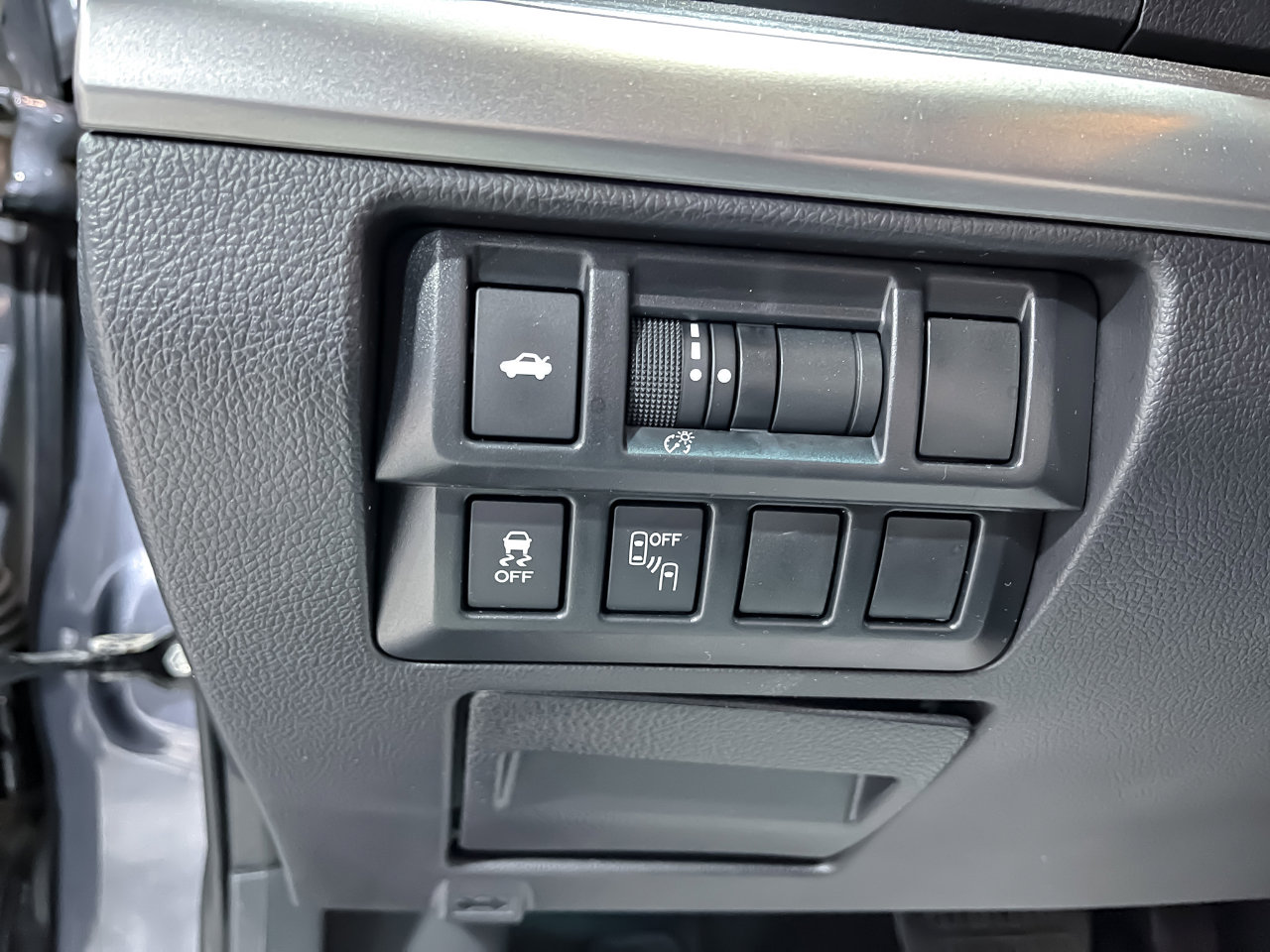 Used 2017 Subaru Legacy 2.5i Limited image 21