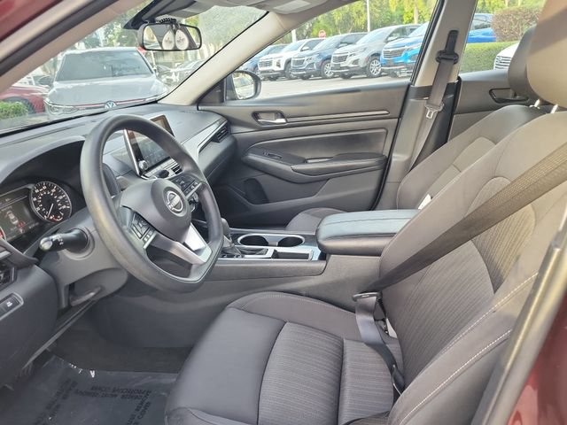 Used 2024 Nissan Altima 2.5 SV FWD image 11