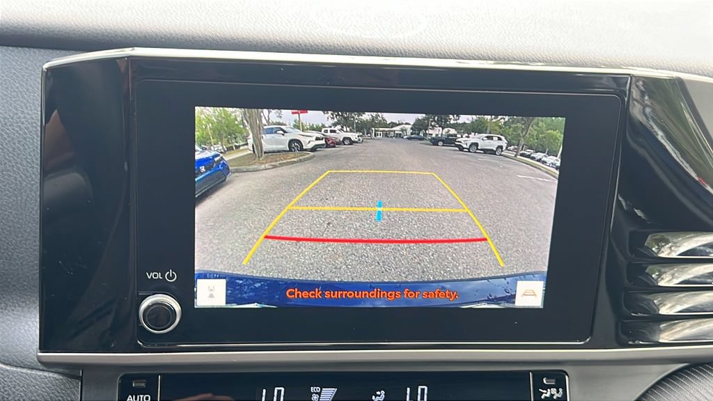 Used 2025 Toyota Camry SE FWD image 16