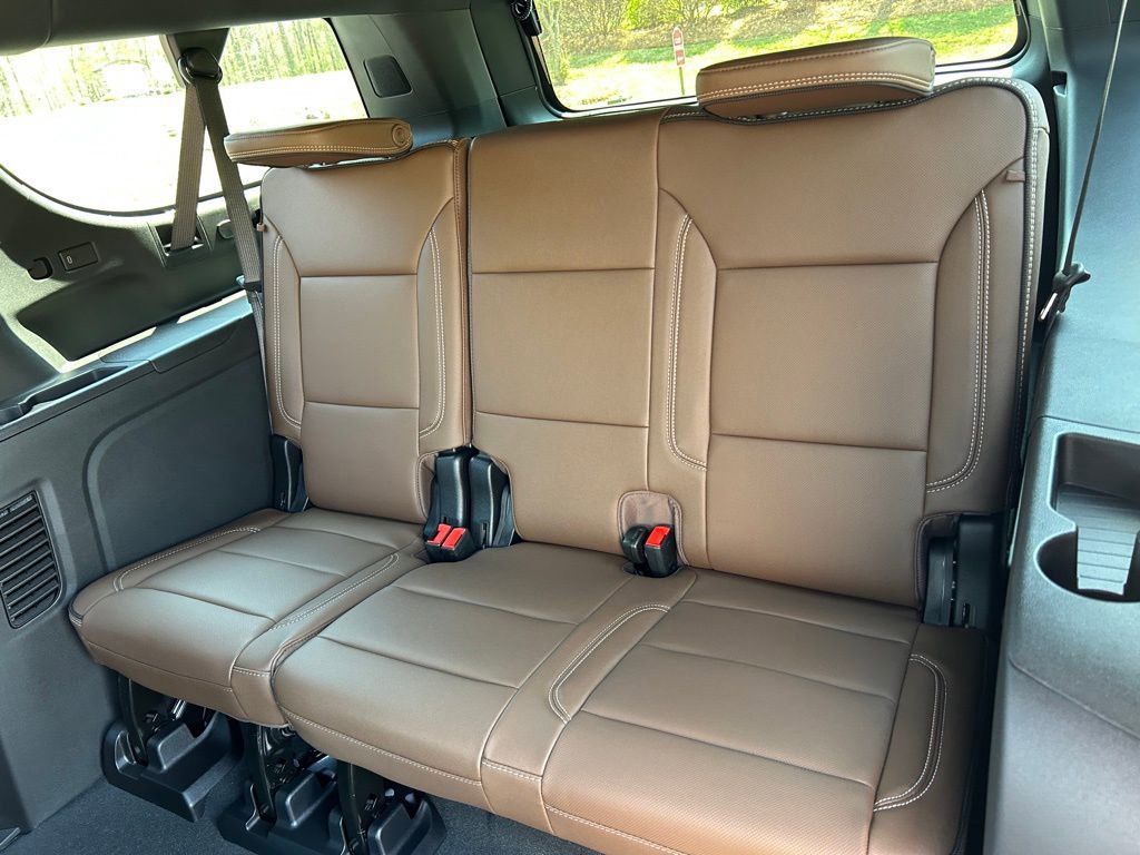 New 2026 Chevrolet Suburban High Country image 43