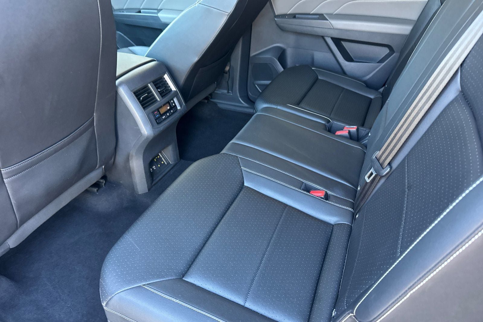 Used 2023 Volkswagen Atlas SE AWD/4WD image 15