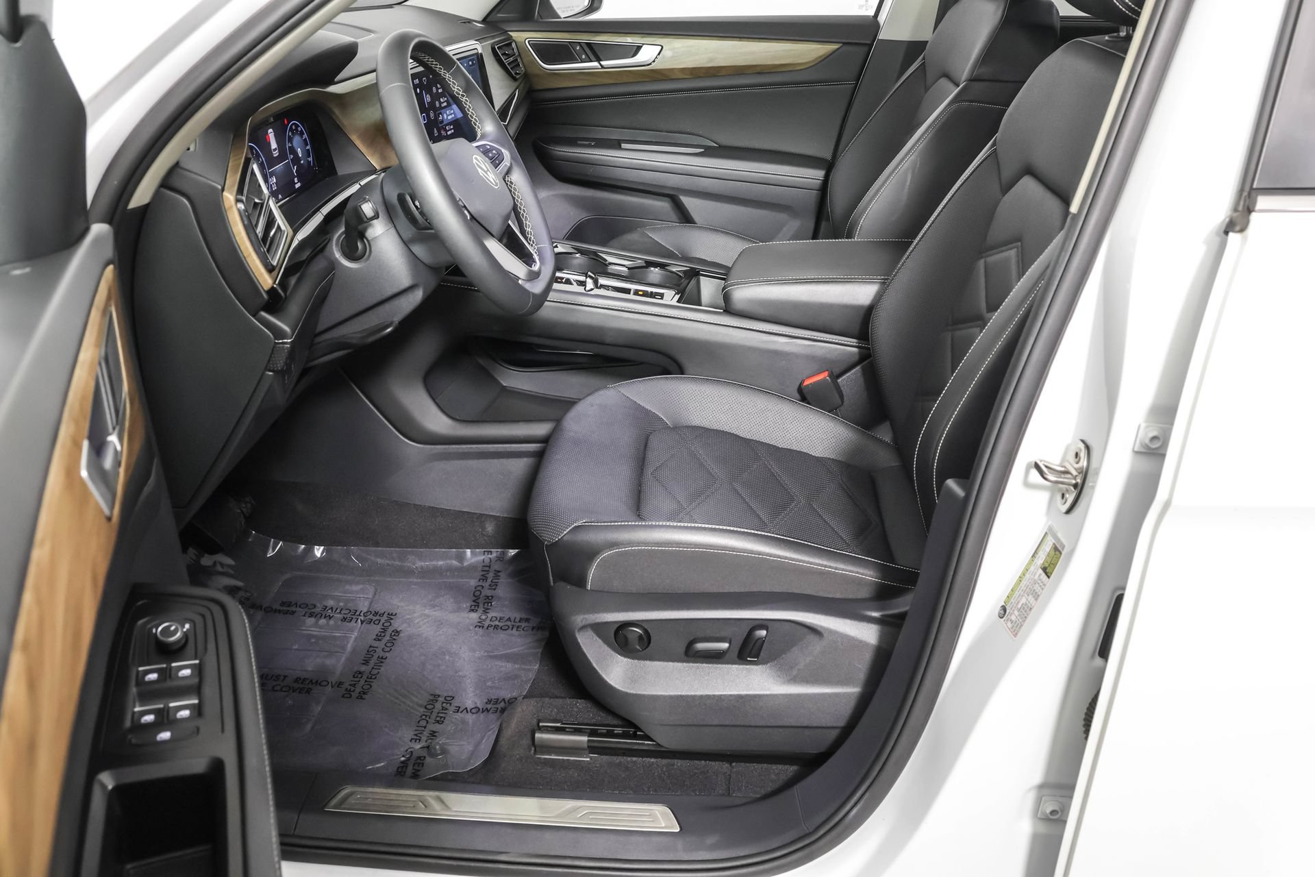 Used 2024 Volkswagen Atlas SE w/ Panoramic Sunroof Package AWD/4WD image 22