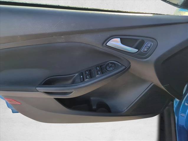 Used 2016 Ford Focus SE FWD image 9