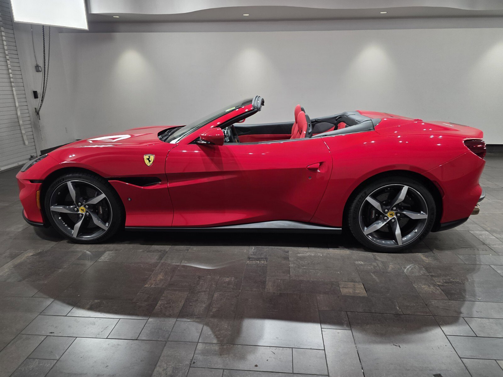 Used 2022 Ferrari Portofino M image 3