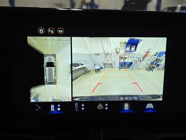 Used 2025 Chevrolet Equinox RS w/ Safety and Technology Package AWD/4WD image 27