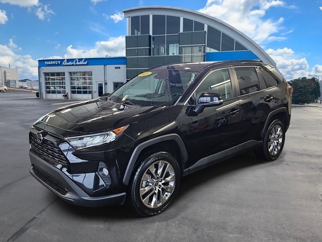 Used 2021 Toyota RAV4 XLE Premium image 1