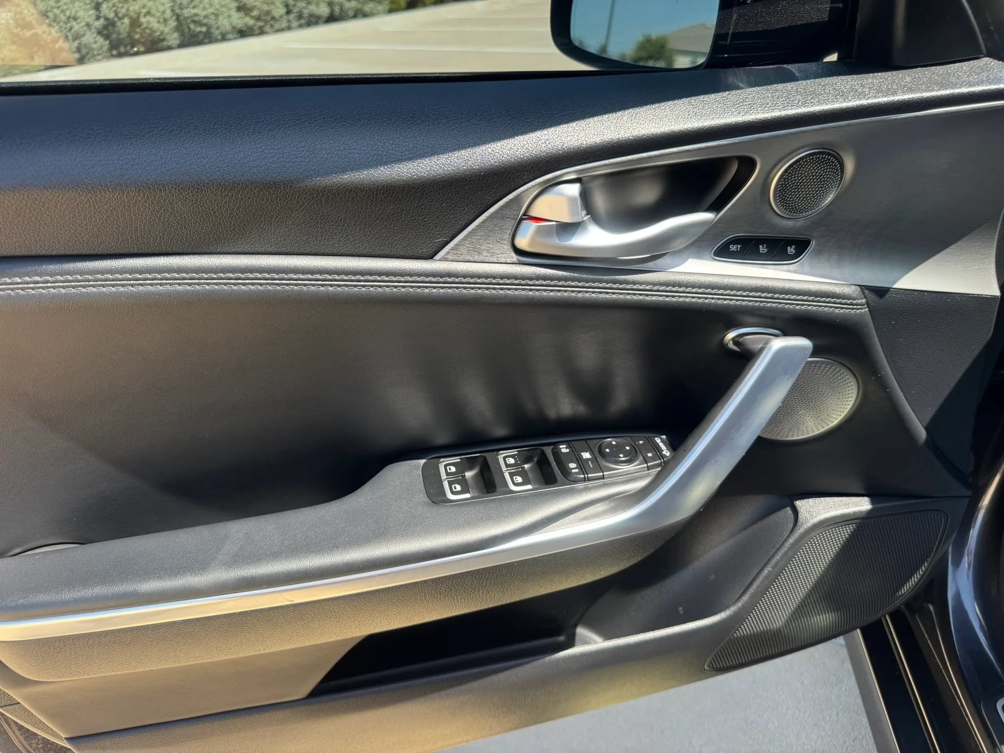 Used 2018 Kia Stinger GT1 AWD/4WD image 28