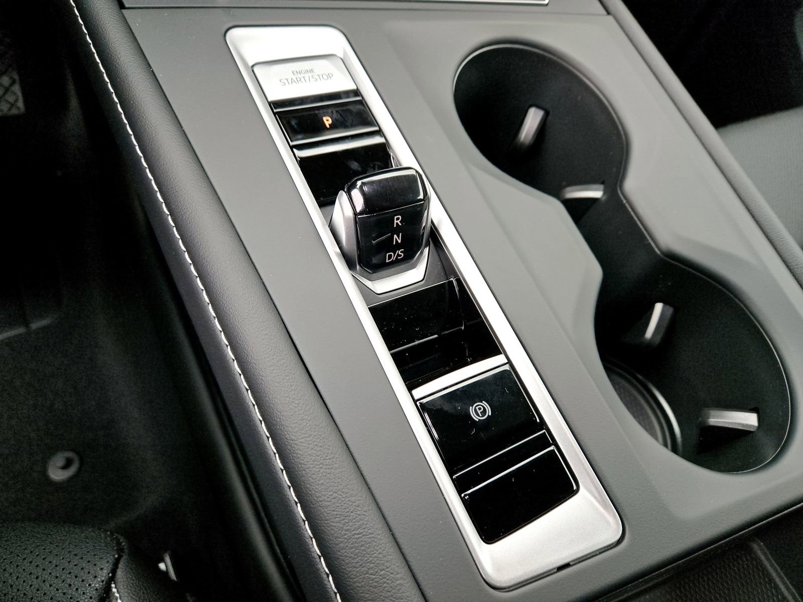 New 2026 Volkswagen Atlas SE image 13