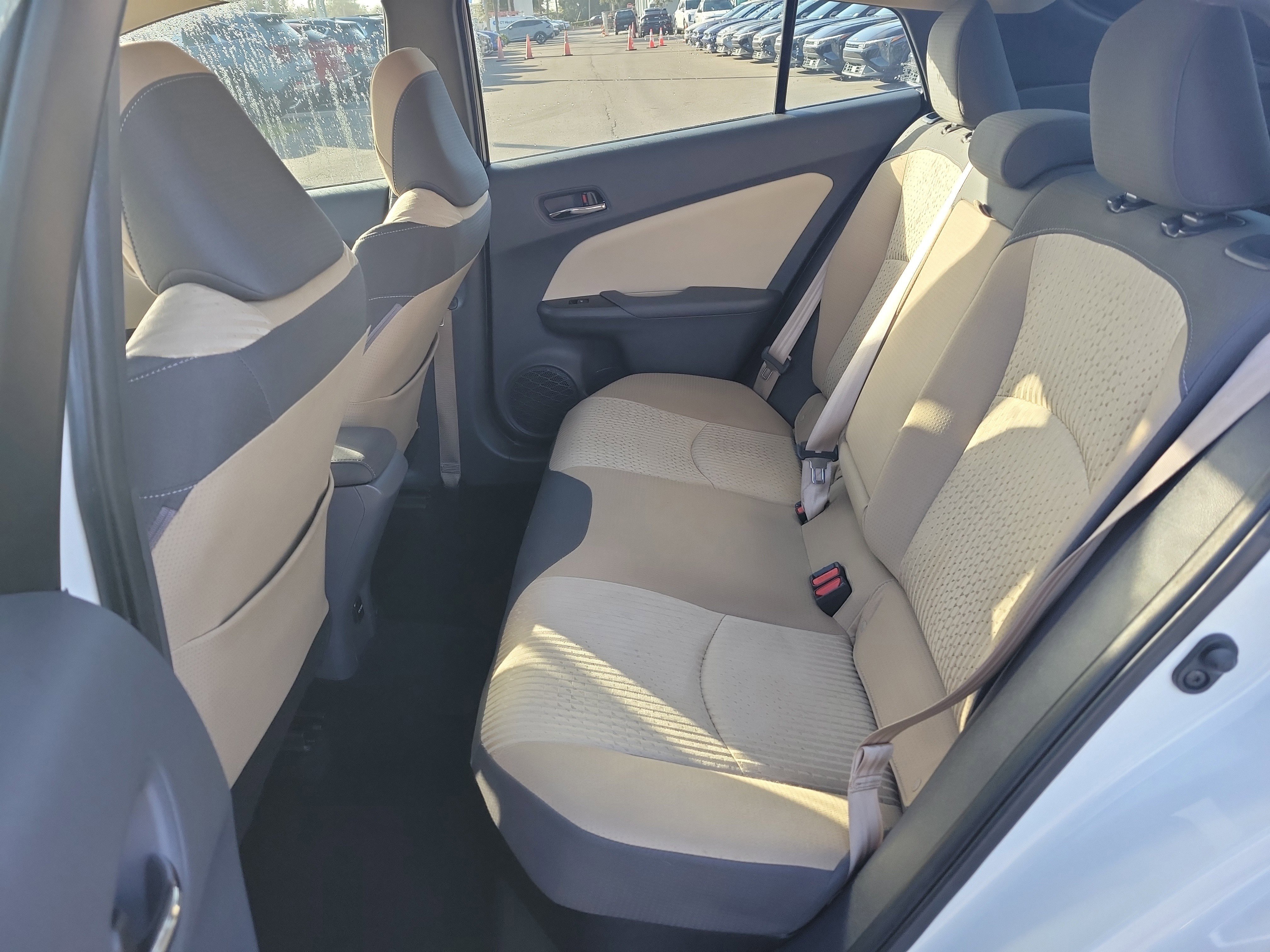 Used 2018 Toyota Prius Four image 14