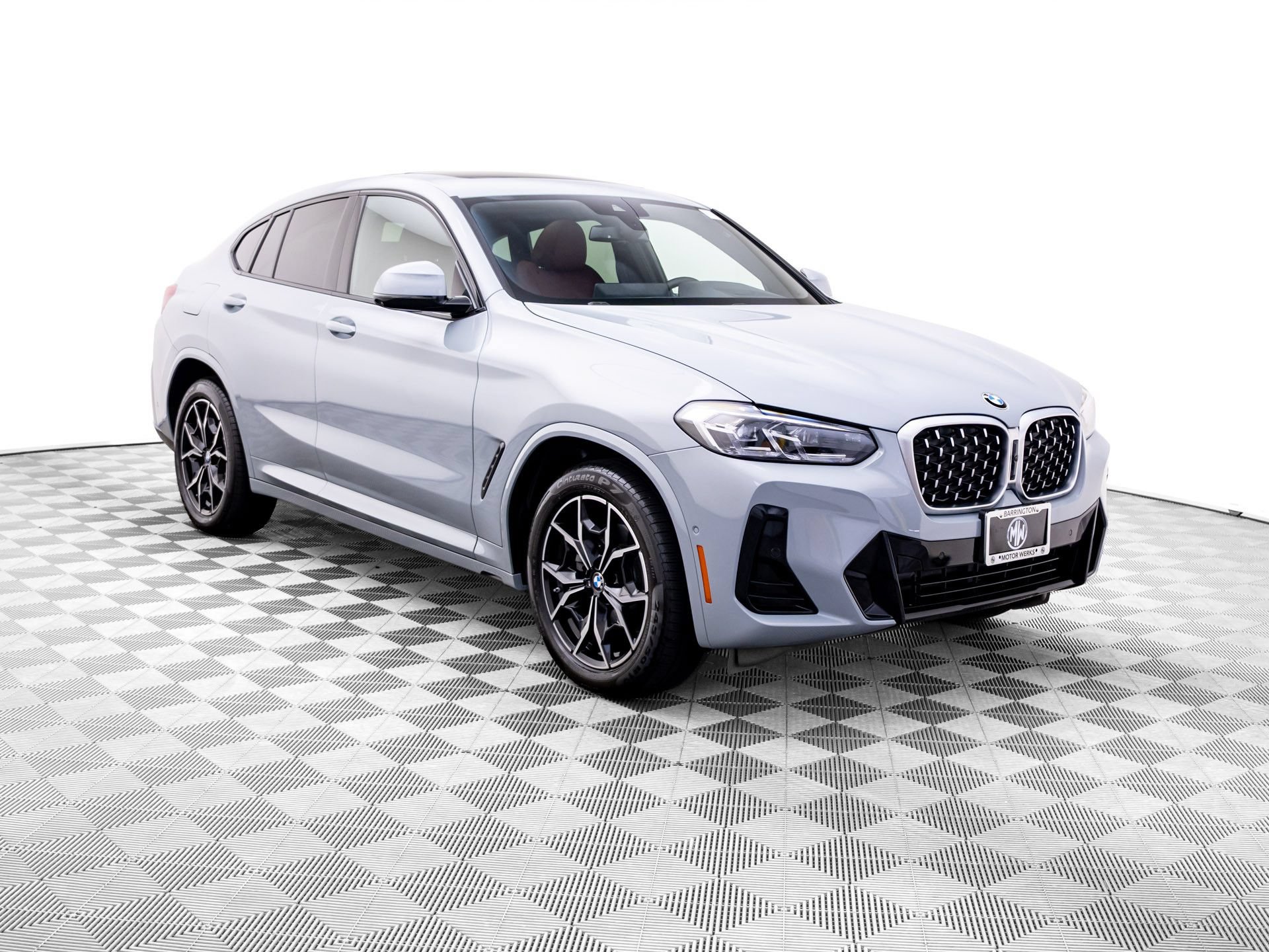 Used 2025 BMW X4 xDrive30i w/ Premium Package AWD/4WD image 8