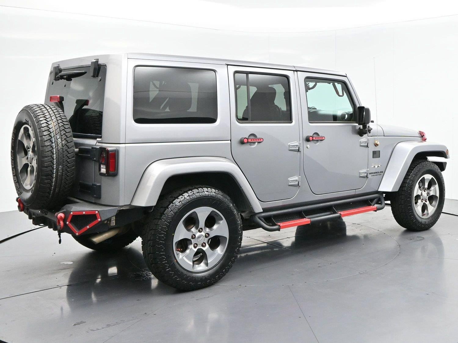 Used 2017 Jeep Wrangler Unlimited Sahara w/ Dual Top Group AWD/4WD image 7