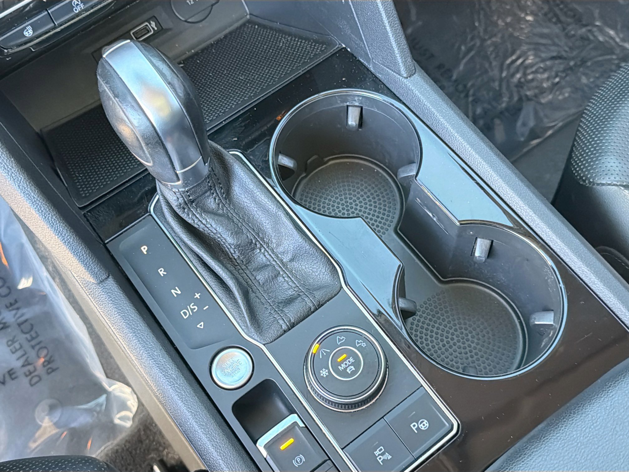 Used 2018 Volkswagen Atlas SEL Premium image 28