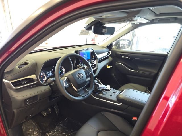 New 2026 Toyota Highlander XLE image 9