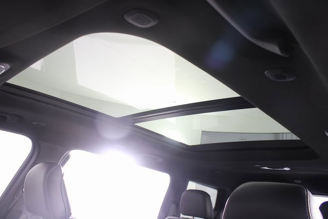 New 2025 Jeep Grand Cherokee L Limited w/ Black Appearance Package image 9