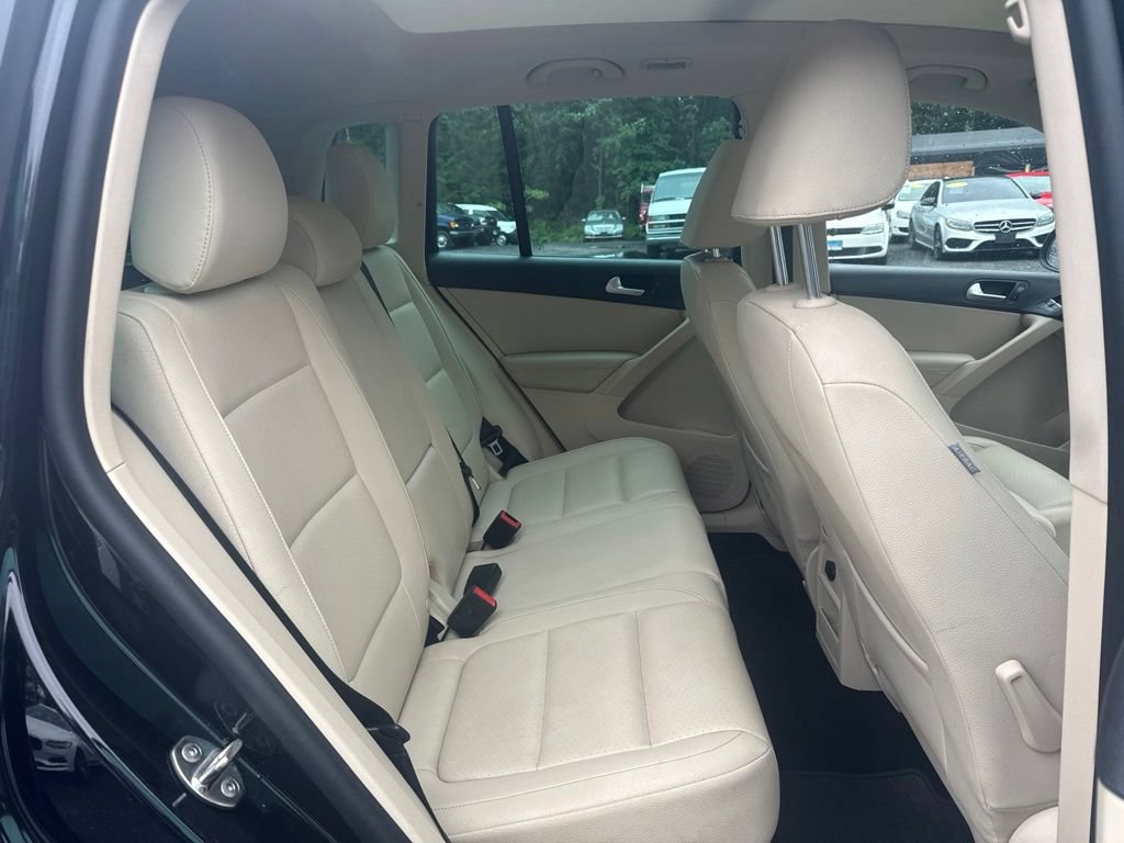 Used 2017 Volkswagen Tiguan Wolfsburg Edition AWD/4WD image 32