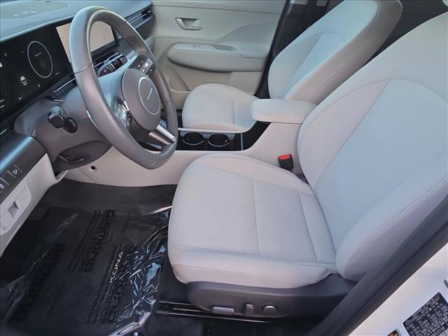 Used 2025 Hyundai Kona SEL AWD/4WD image 16