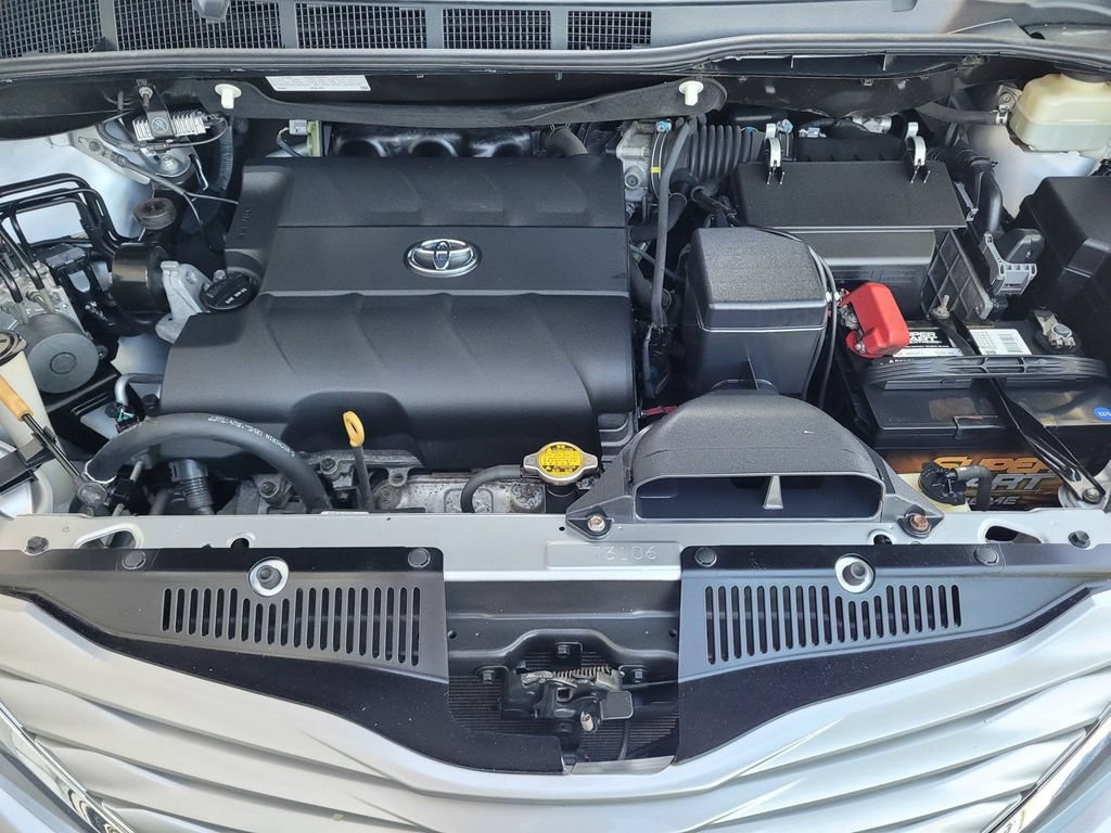 Used 2015 Toyota Sienna Limited Premium AWD/4WD image 25