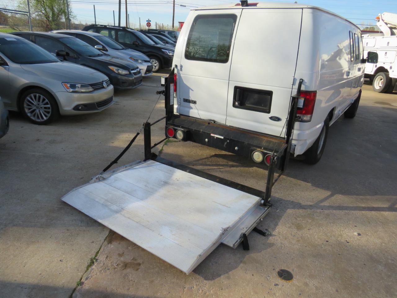 Used 2001 Ford E-150 and Econoline 150 RWD image 37