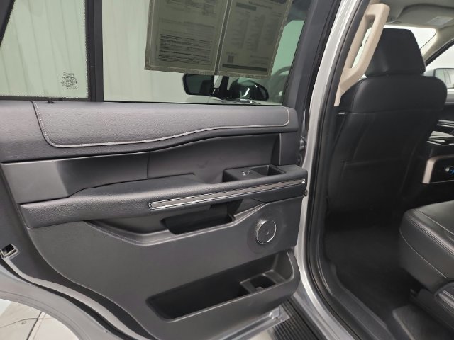 Used 2024 Ford Expedition XLT RWD image 18