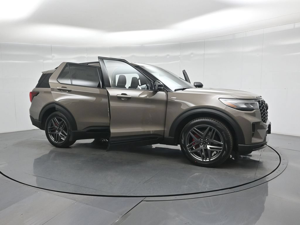 New 2026 Ford Explorer ST-Line w/ ST-Line Street Pack AWD/4WD image 35