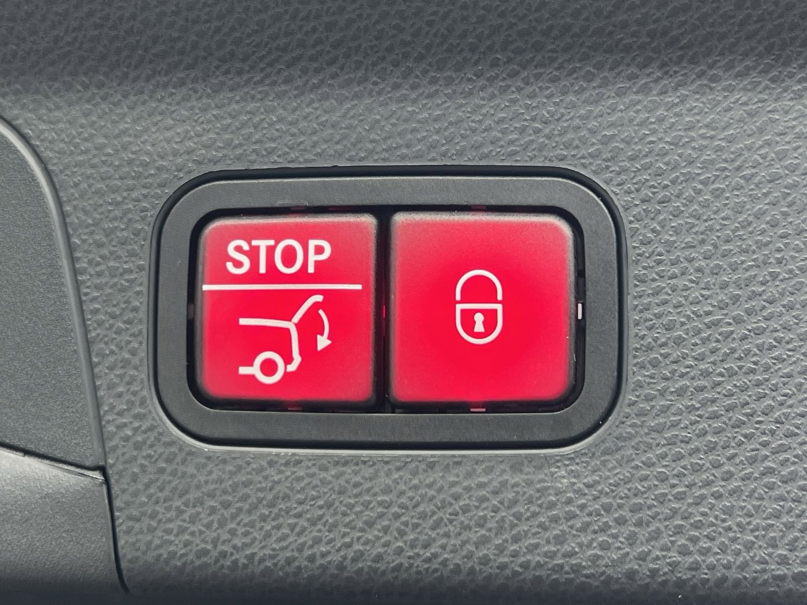 Used 2020 Mercedes-Benz GLC 300 GLC 300 Coupe image 25