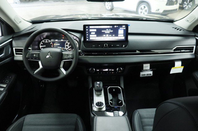 New 2026 Mitsubishi Outlander SE FWD image 19