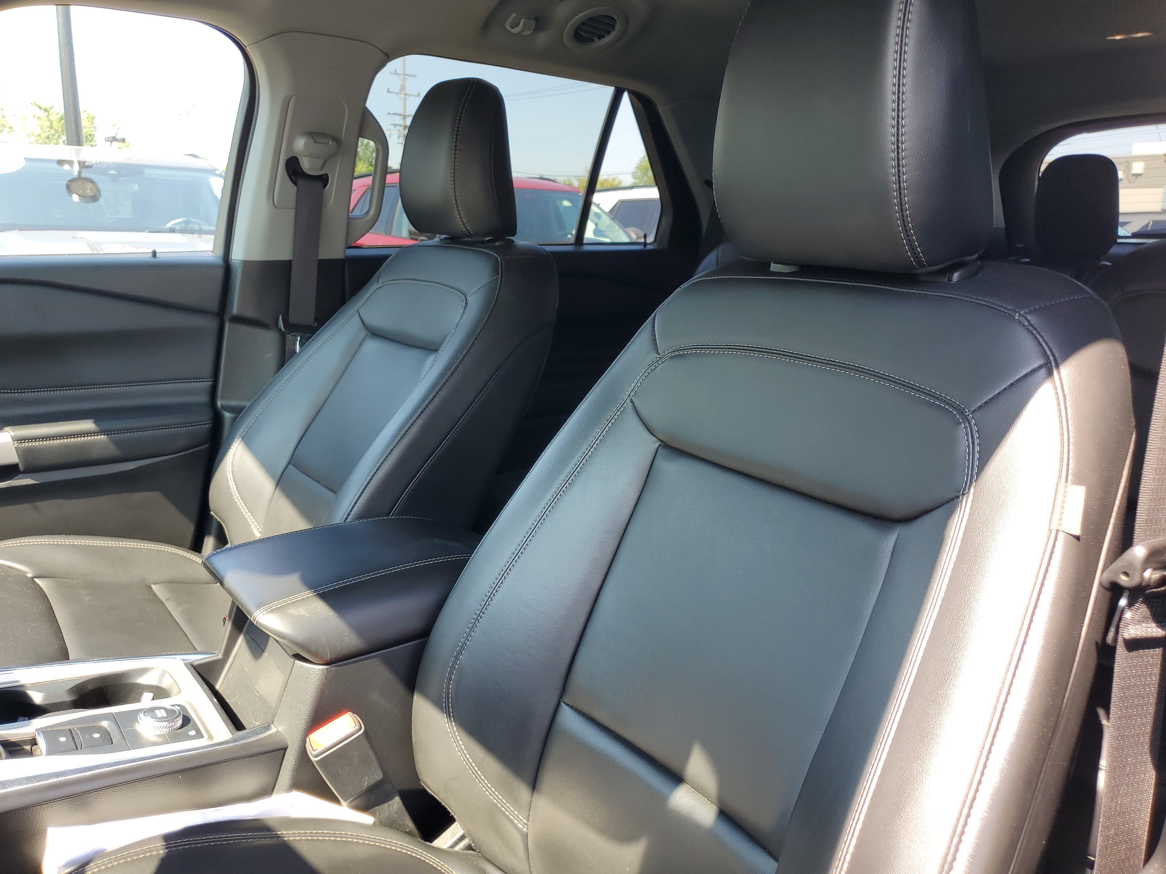 Certified 2023 Ford Explorer XLT w/ Equipment Group 202A AWD/4WD image 15