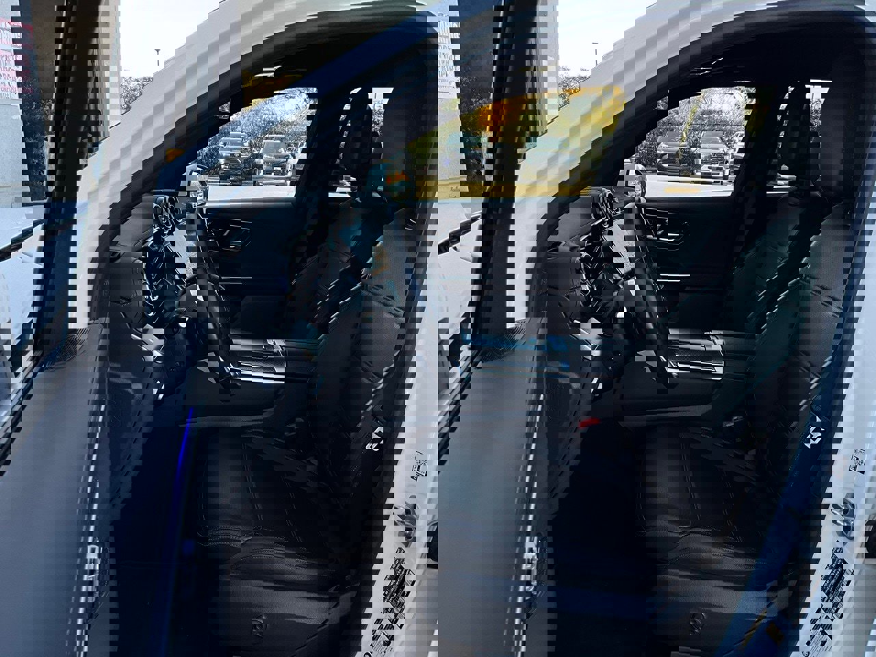 Used 2024 Mercedes-Benz GLC 300 4MATIC image 10