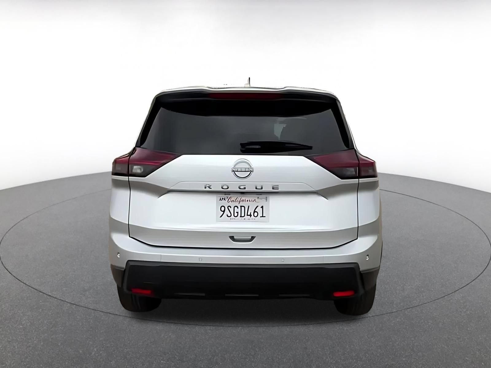 Used 2025 Nissan Rogue SV FWD image 14