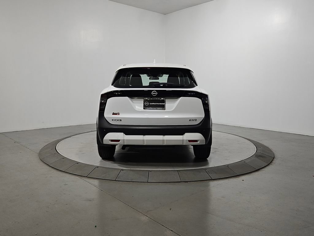 Used 2025 Nissan Kicks S image 4