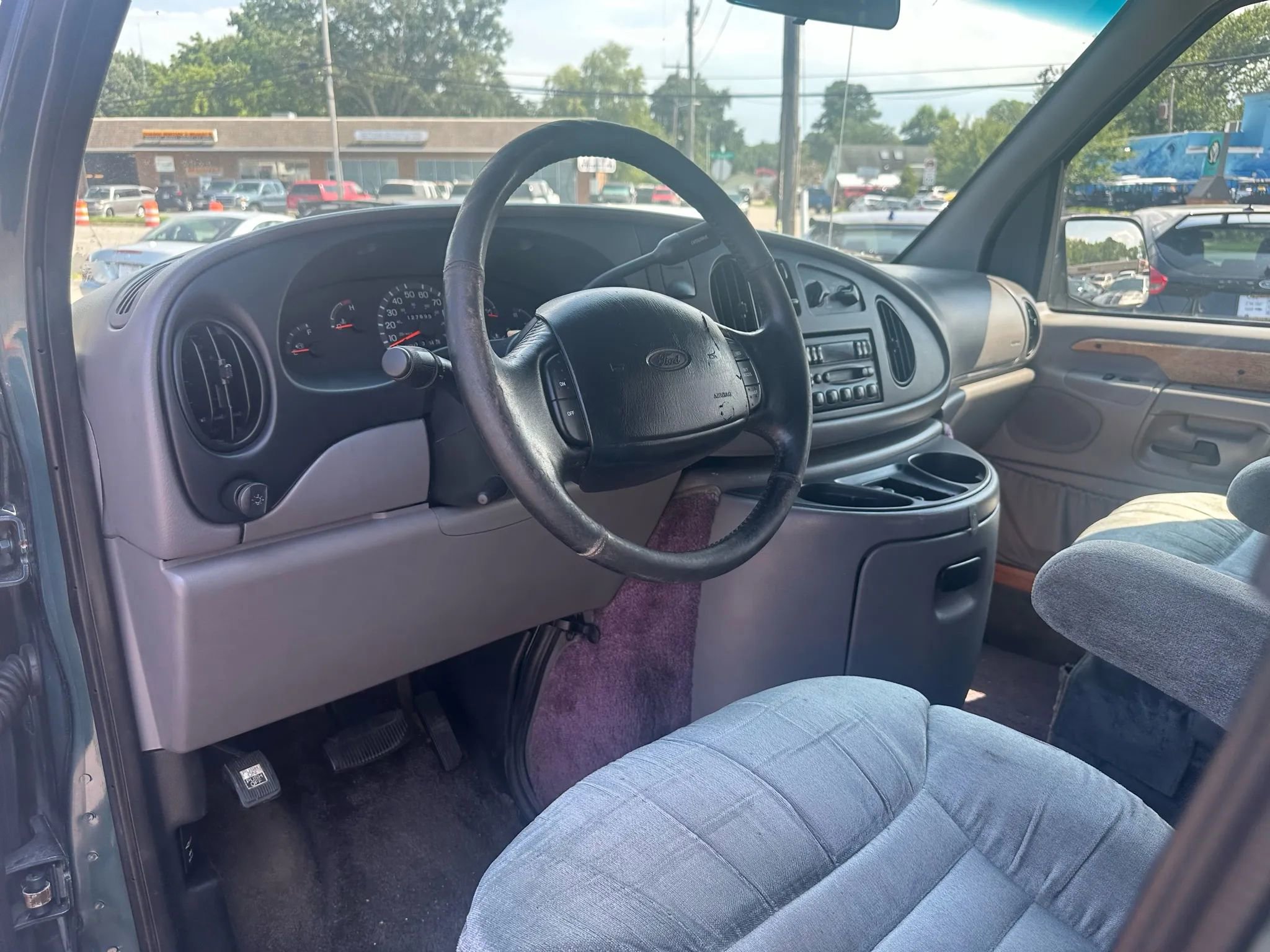 Used 1997 Ford E-150 and Econoline 150 image 15