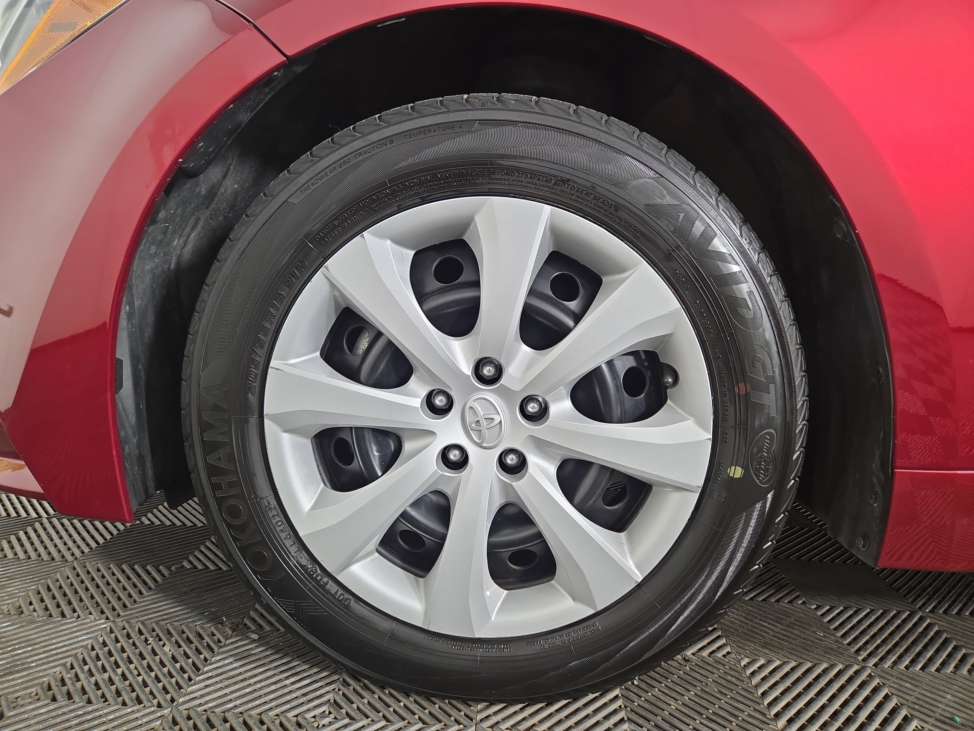 Used 2024 Toyota Corolla LE image 30