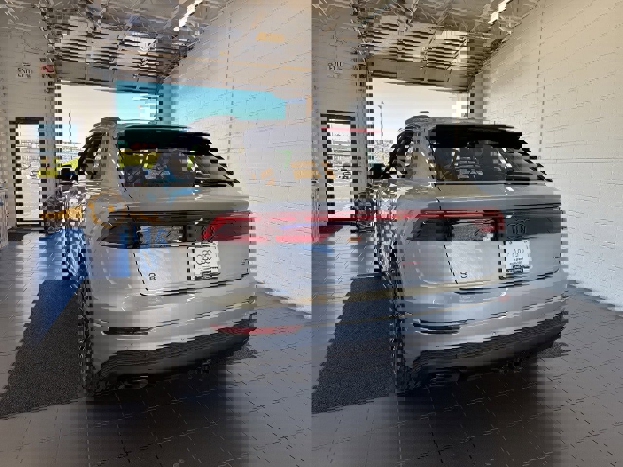 New 2025 Audi Q8 Prestige image 6