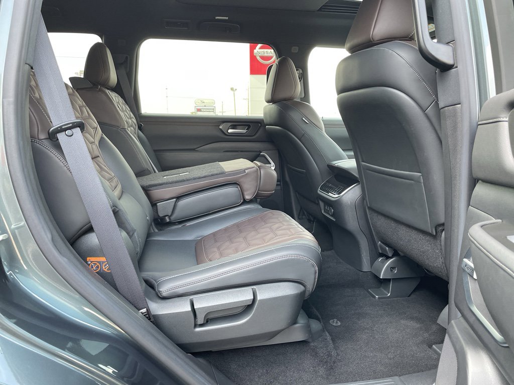 Certified 2025 Nissan Armada Platinum Reserve image 27