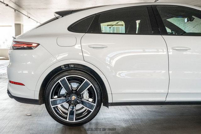 Used 2023 Porsche Cayenne Turbo AWD/4WD image 10