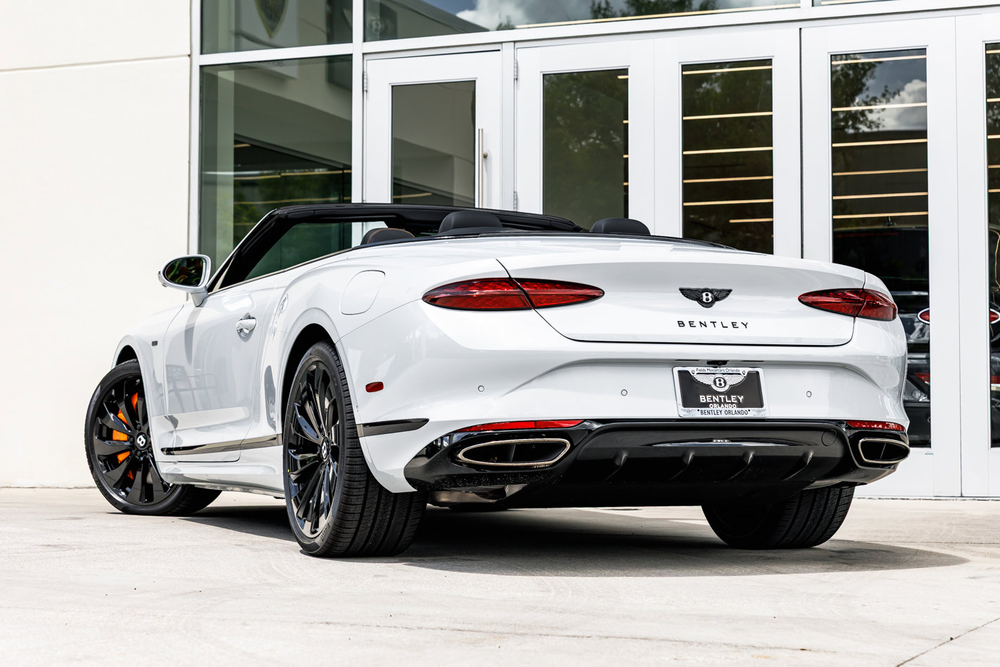 Used 2025 Bentley Continental GTC image 16