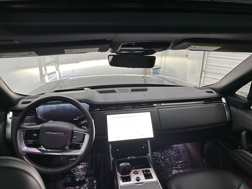 Used 2023 Land Rover Range Rover SV image 23