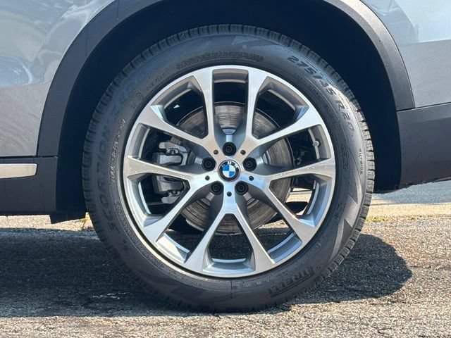 New 2026 BMW X5 xDrive40i w/ Premium Package AWD/4WD image 3