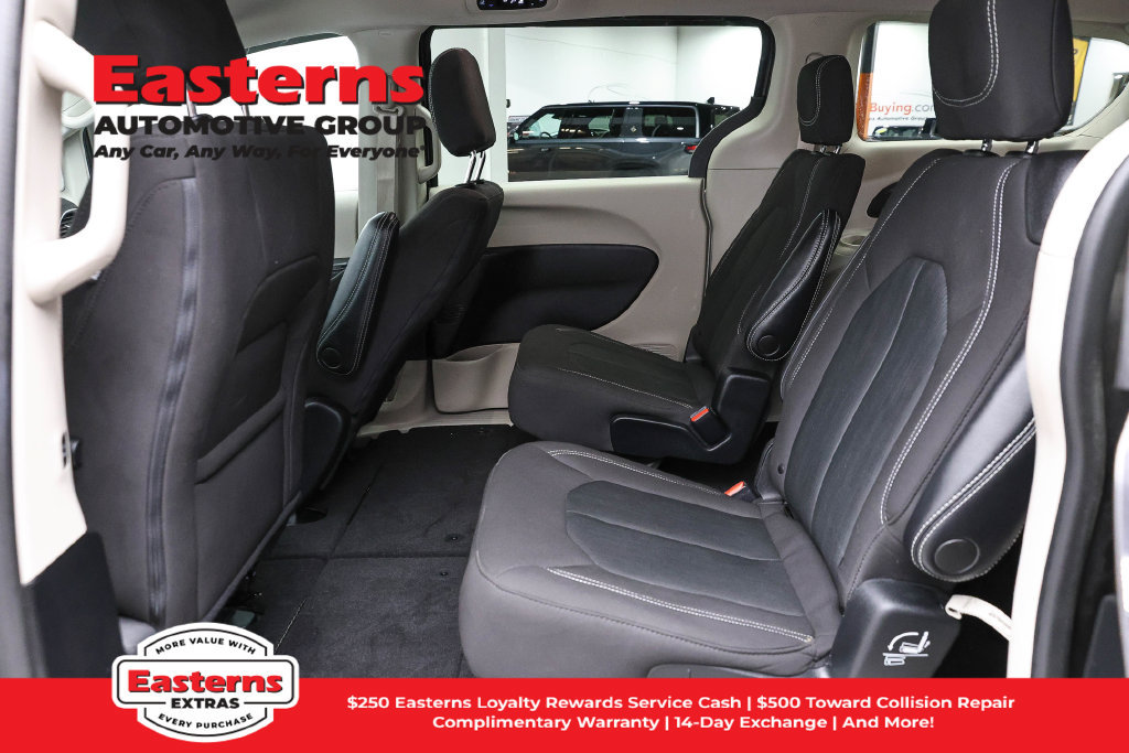 Used 2022 Chrysler Voyager LX FWD image 22