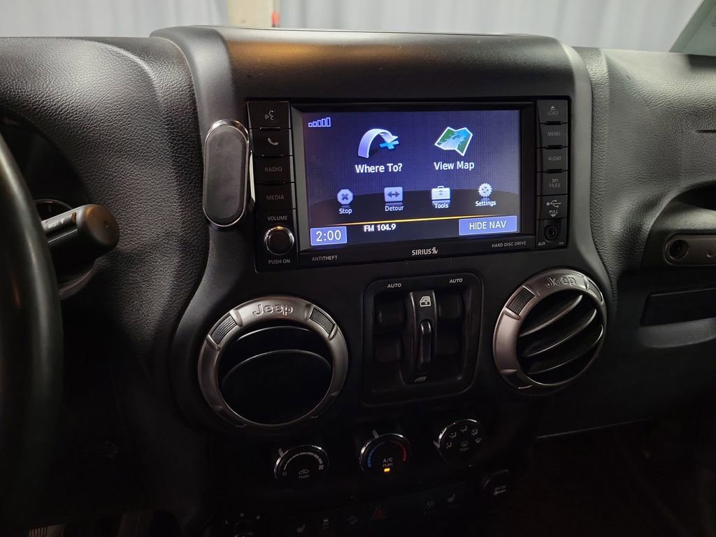 Used 2018 Jeep Wrangler Unlimited Sahara image 15