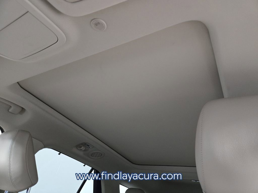 Used 2020 Ford Explorer Limited w/ Class III Trailer Tow Package image 11